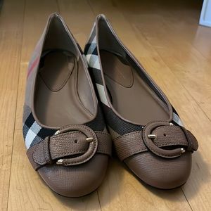 Burberry Women’s Flat with Buckle